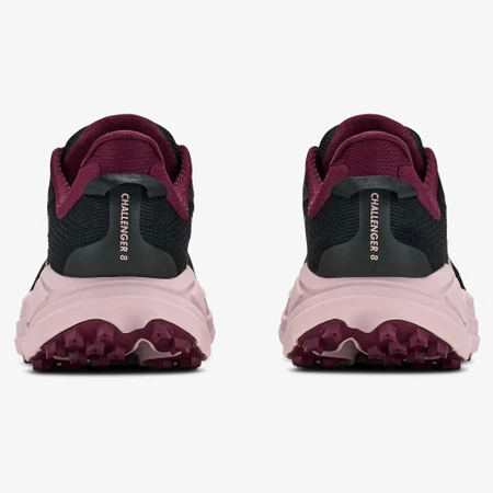 Hoka Challenger 8 in Black/Pink