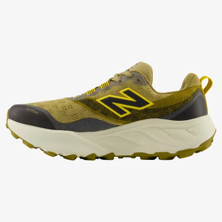 New Balance Hierro V9 2E Wide in Quick Sand