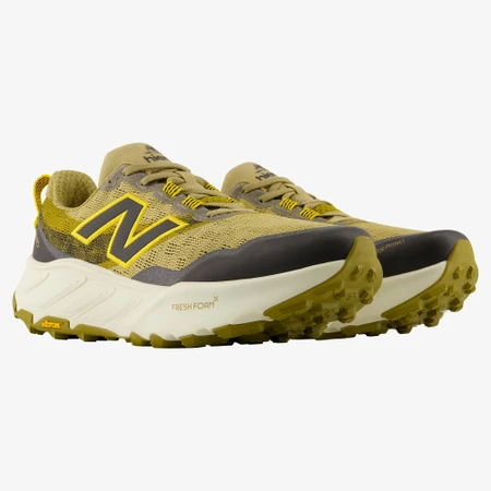New Balance Hierro V9 2E Wide in Quick Sand