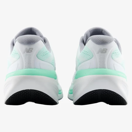 New Balance 860v15 2E Extra Wide in Bright Mint