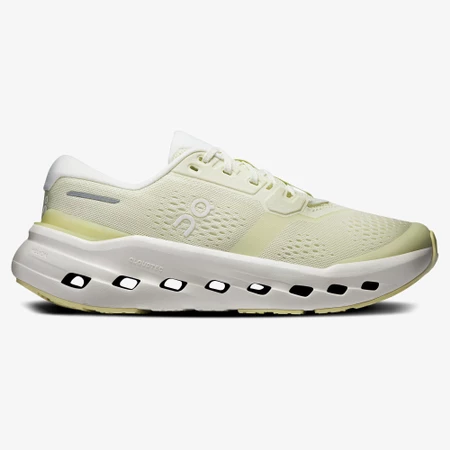 On Cloudrunner 3 in Seedling/Ivory