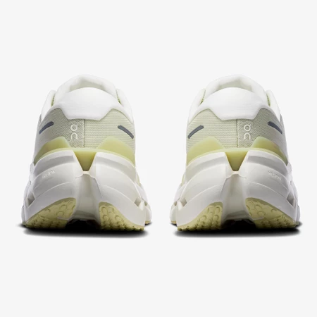 On Cloudrunner 3 in Seedling/Ivory