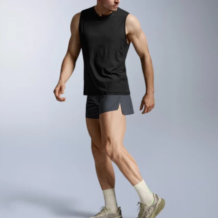 2XU Aero Trail Tank in Black