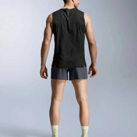 2XU Aero Trail Tank in Black