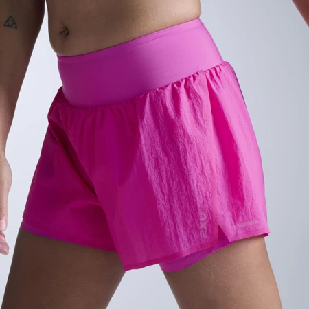 2XU Aero Hi-Rise 2-in-1 Shorts in Rose
