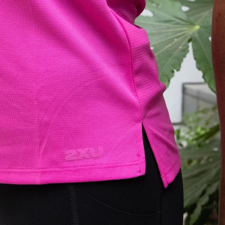 2XU Aero Singlet in Rose