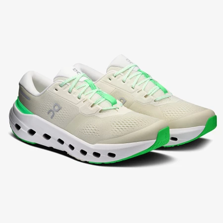 On Cloudrunner 3 in Ghost/Verdite