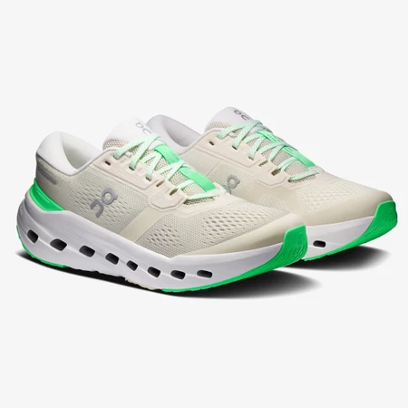 On Cloudrunner 3 in Ghost/Verdite