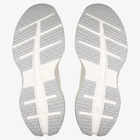 On Cloudrunner 3 Max in Glacier/White
