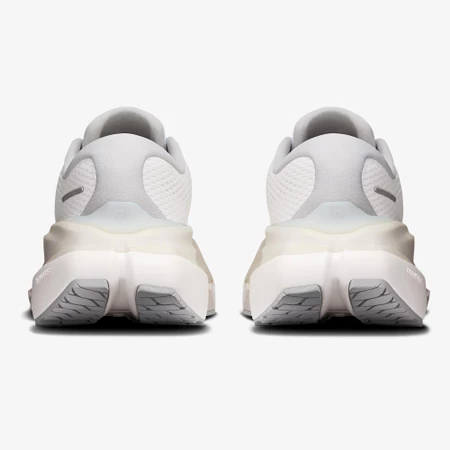 On Cloudrunner 3 Max in Glacier/White