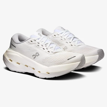 On Cloudrunner 3 Max in Glacier/White