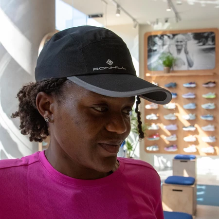 Ronhill Storm Cap in All Black