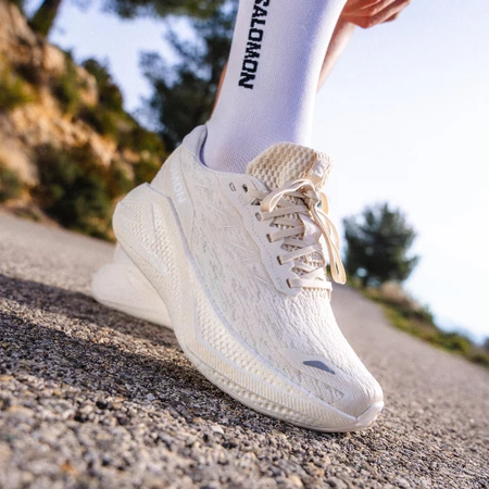 Salomon Aero Glide 4 in Vanilla Ice