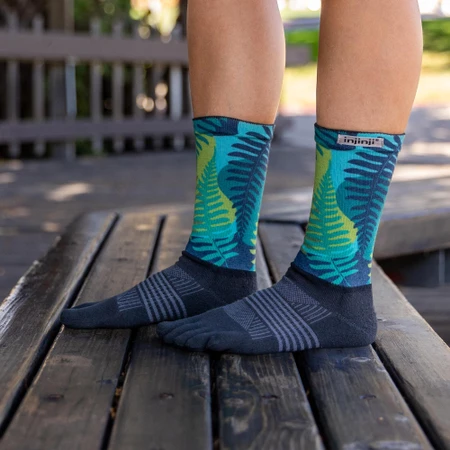 Injinji Trail Midweight Crew Toe Socks in Green/Black