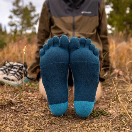 Injinji Trail Midweight Mini Crew Toe Socks in Midnight Blue
