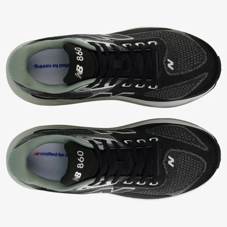 New Balance 860v15 in Black/Grey