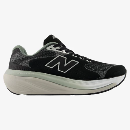 New Balance 860v15 in Black/Grey