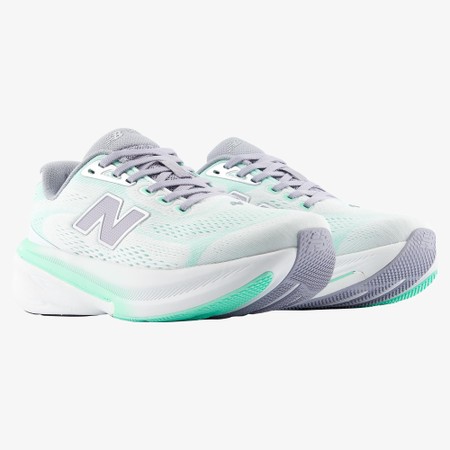 NEW BALANCE  880v15