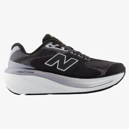 New Balance 860v15 in Black/Grey