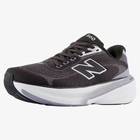 New Balance 860v15 in Black/Grey