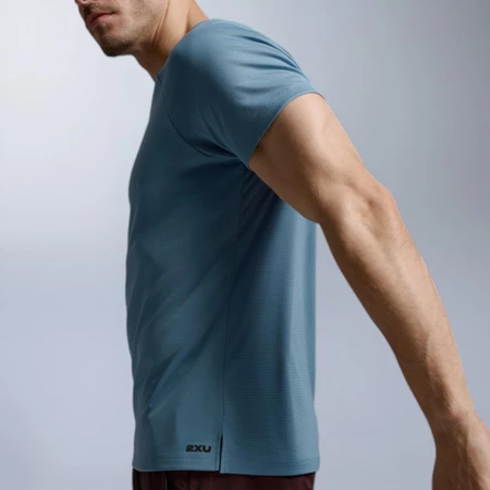2XU Aero Mesh Tee in Blue Shade
