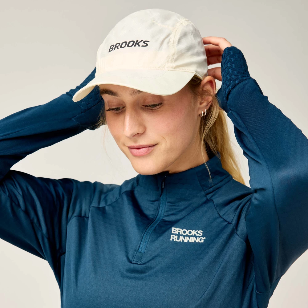 Brooks Journey Refletive Hat in White Reflective