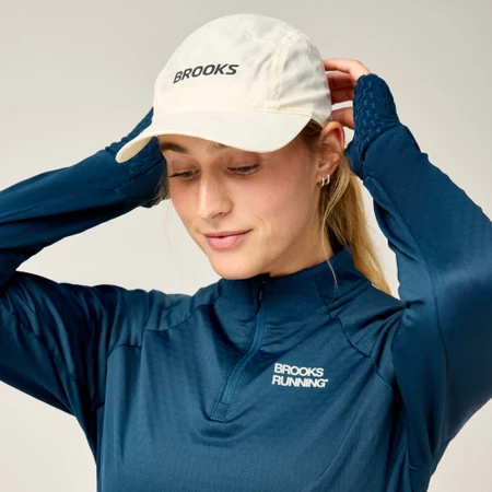 Brooks Journey Refletive Hat in White Reflective