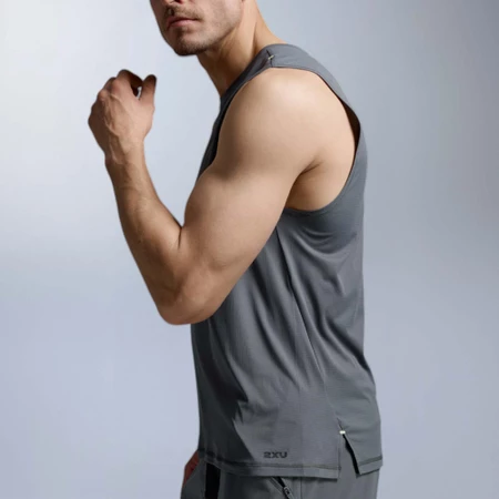 2XU Aero Trail Tank in Graphite